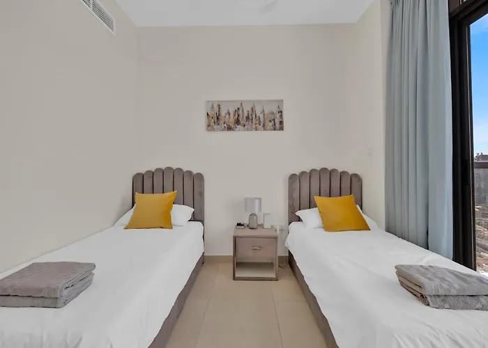 Stylish 2Br For 6 With King Beds, Pool, Gym In Jvc