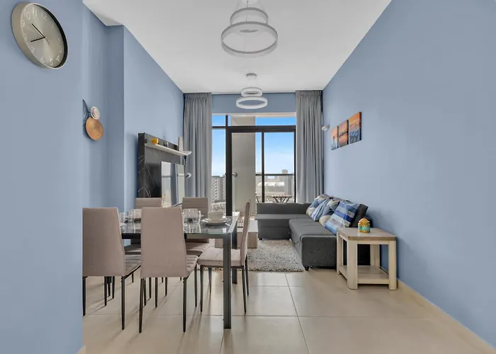 Stylish 2Br For 6 With King Beds, Pool, Gym In Jvc