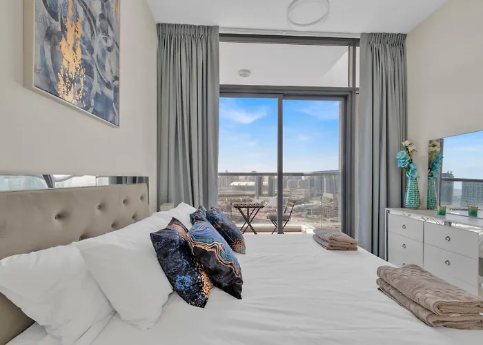 Stylish 2Br For 6 With King Beds, Pool, Gym In Jvc
