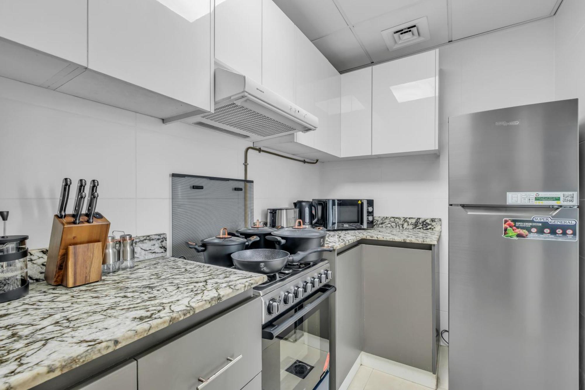 Apartment Stylish 2br For 6 With King Beds, Pool, Gym In Jvc